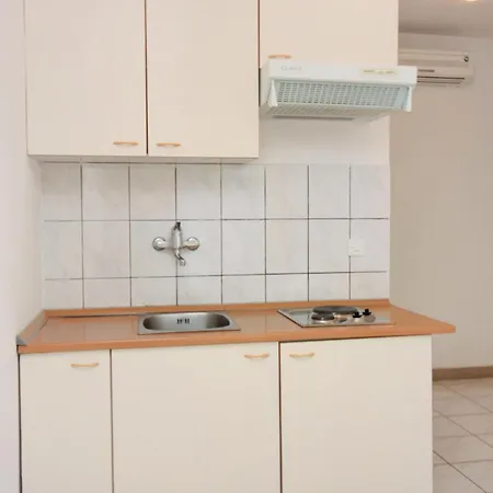 Apartman With A Parking Space Bol, Brac - 5641 Bol